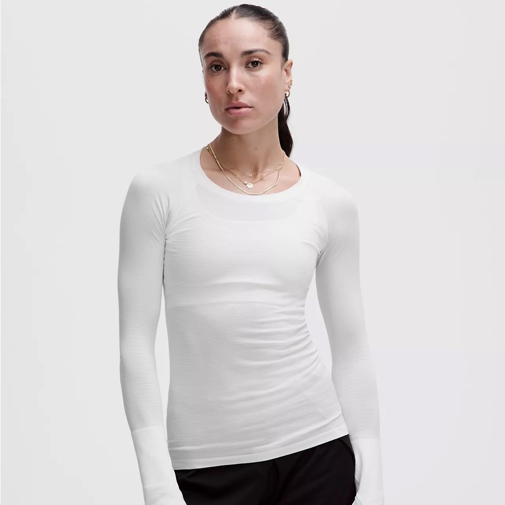 Lululemon White Long Sleeve Seamless Athletic Top – Size 6